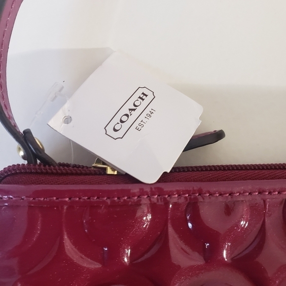 Coach Peyton Embossed Patent Leather - Picture 5 of 12